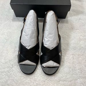 Woman’s Naturalizer Dress Shoes, Black, Size 8 Narrow